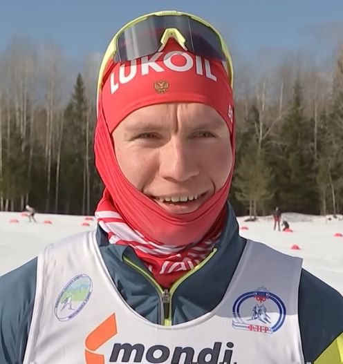 Александр Большунов лидирует в общем зачете Кубка России по лыжным гонкам 