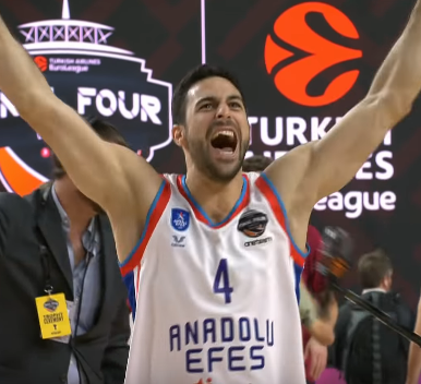 Анадолу Эфес стал чемпионом Евролиги