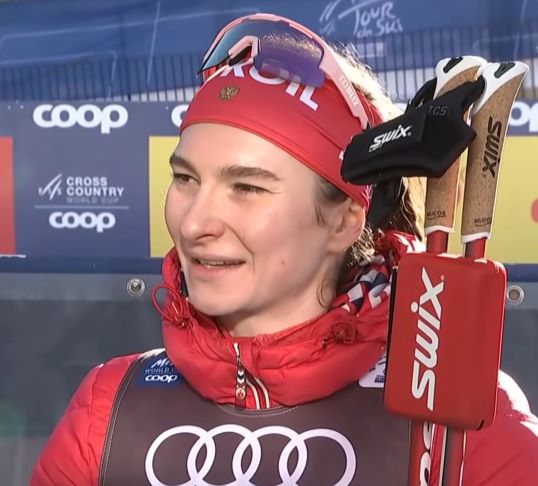 Наталья Непряева лидирует на Тур де Ски